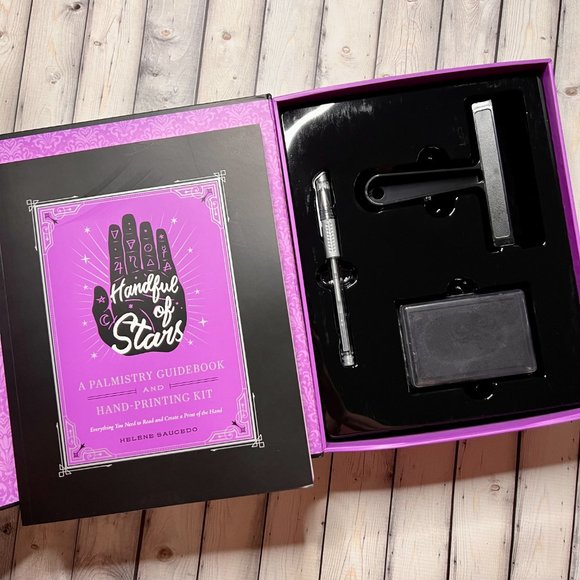 Handful of Stars: A Palmistry Guidebook - Picture 2 of 4